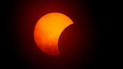 as-fascinantes-imagens-do-eclipse-solar-total-na-america-do-norte