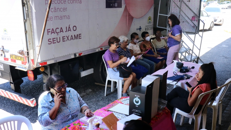 em-abril,-prefeitura-do-recife-oferece-mais-de-2-mil-exames-no-mamografo-movel