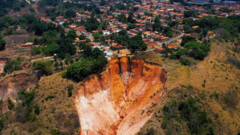 o-avanco-de-buracos-gigantescos-que-engolem-cidade-brasileira