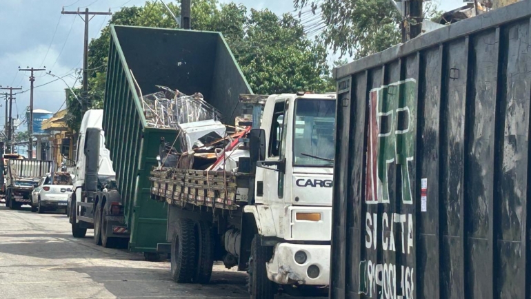 prefeitura-do-recife-promove-retirada-de-sucata-e-desobstrucao-de-via-publica-em-afogados