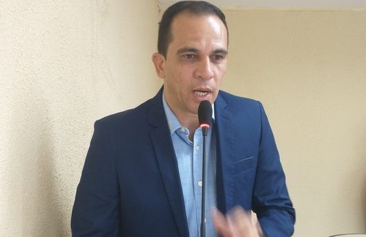 vereador-neco-filho-denuncia-danos-causados-pela-brk-ambiental-e-cobra-fiscalizacao-municipal.-adeildo-da-igreja-engrossa-o-coro