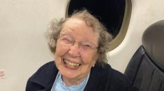 a-mulher-de-101-anos-constantemente-confundida-com-um-bebe-por-companhia-aerea