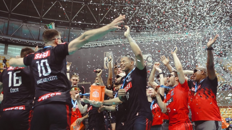 no-geraldao,-sesi-bauru-leva-o-titulo-da-superliga-masculina-de-volei