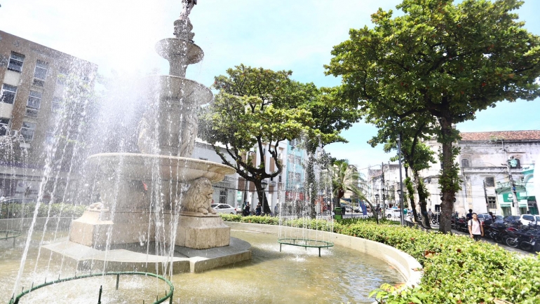 prefeitura-do-recife-entrega-praca-maciel-pinheiro-requalificada