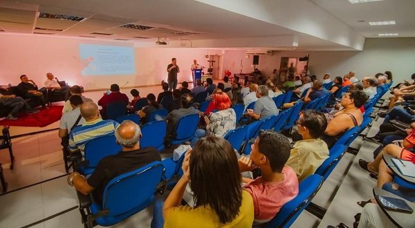 elias-gomes-reune-pre-candidatos-em-seminario-tematico-e-apresenta-estrategias-para-“resgatar-jaboatao-dos-guararapes-do-atraso”