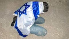 soldados-israelenses-postam-fotos-de-presos-palestinos-sendo-humilhados