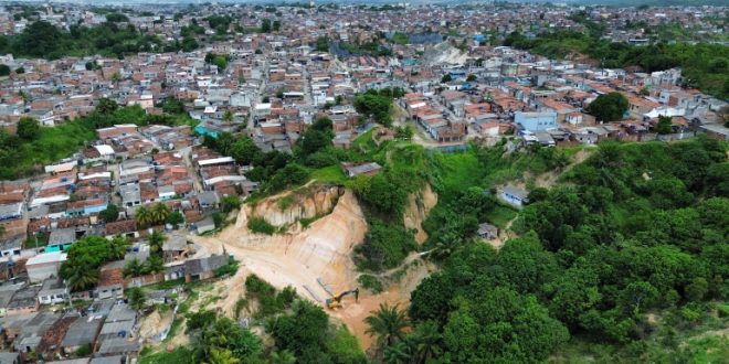 prefeitura-do-recife-investe-r$-8,4-milhoes-em-obra-de-contencao-de-encosta-na-vila-dos-milagres