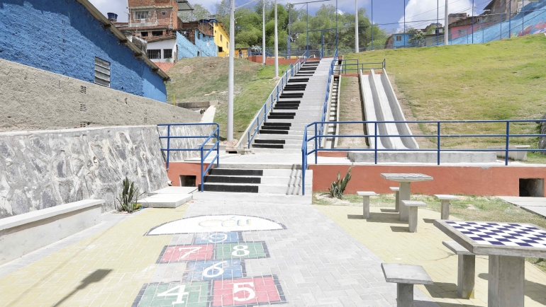 dois-anos-depois:-recife-ja-entregou-mais-de-tres-mil-obras-em-areas-vulneraveis-para-garantir-protecao-para-40-mil-pessoas