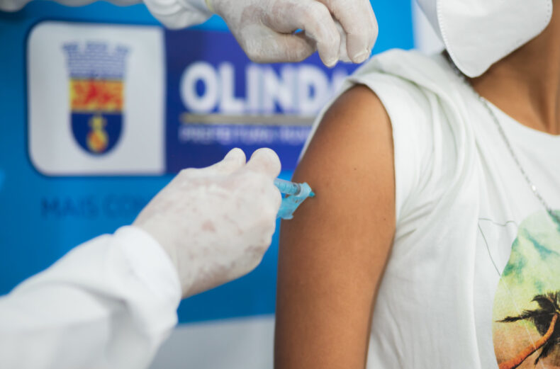 olinda-disponibiliza-vacina-para-nova-variante-da-covid-19