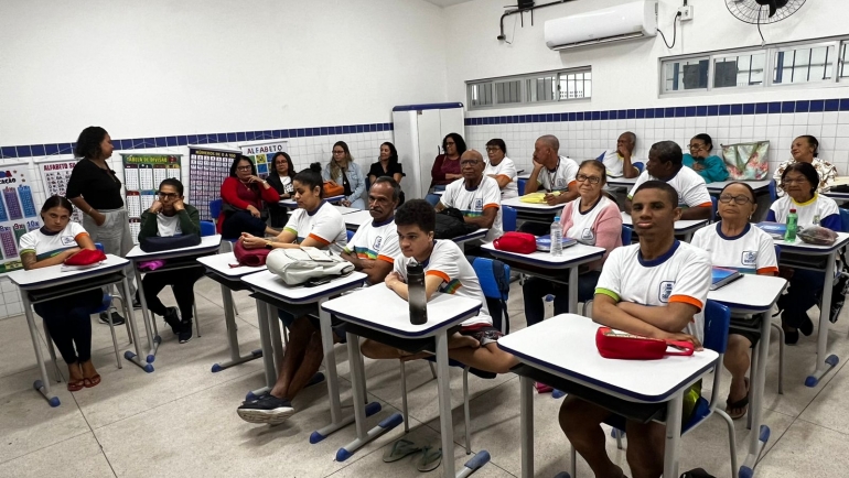 alunos-do-projovem-e-do-eja-se-aprofundam-em-educacao-financeira-e-direito-do-consumidor