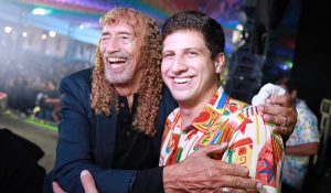“teremos-uma-festa-que-vai-ser-grande,-mas-que-sera-marcada-pela-tradicao”,-diz-joao-campos-ao-lado-de-assisao-na-abertura-do-sao-joao-do-recife