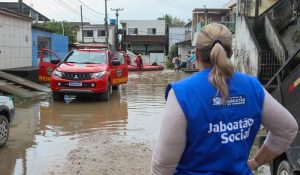 primeira-dama-andrea-acompanha-operacao-da-defesa-civil-em-jaboatao-dos-guararapes:-“cuidar-dos-cidadaos-e-uma-prioridade”