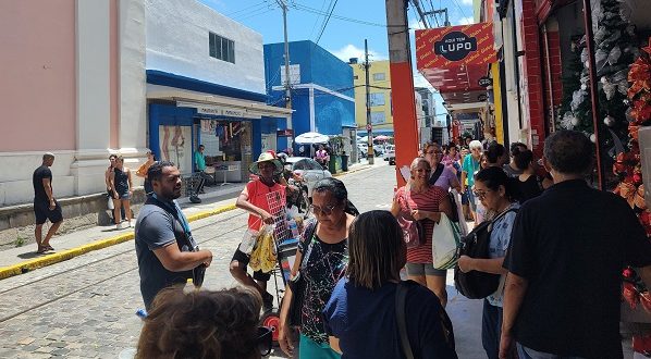 sao-joao:-comercio-do-centro-funciona-normal-sabado domingo-e-segunda,-facultativo.-os-shoppings-irao-funcionar-em-horario-especial