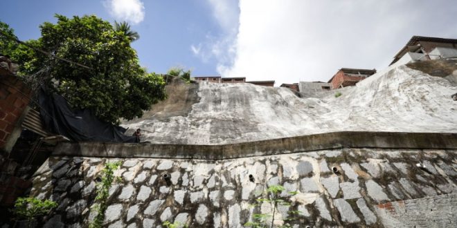 prefeitura-do-recife-entrega-mais-uma-obra-de-contencao-de-encosta-no-alto-jose-bonifacio