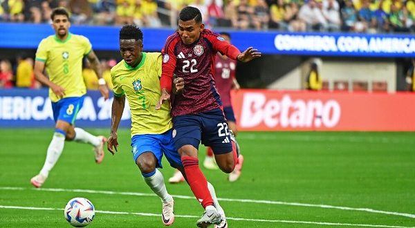 a-selecao-brasileira-de-futebol-empatou,-ontem,-com-a-costariquenha-sem-fazer-gol