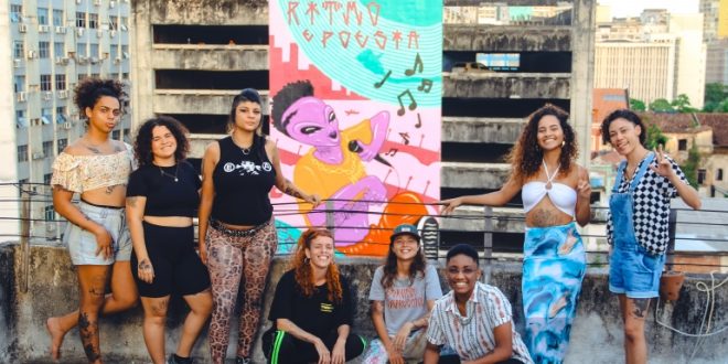 no-recife,-crew-de-mulheres-grafiteiras-cria-megamural-em-homenagem-a-rapper-bione