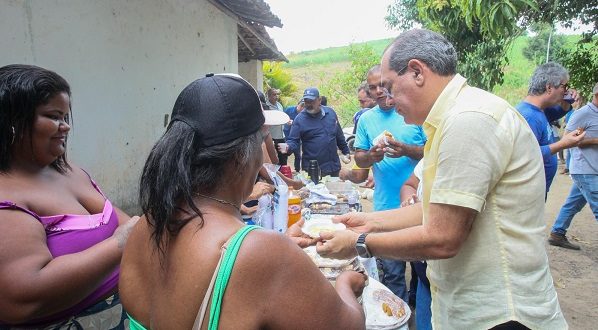 representantes-de-53-familias-de-produtores-celebram-o-dia-do-agricultor-com-o-prefeito-mano-medeiros-na-zona-rural-de-jaboatao