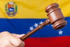 as-criticas-a-justica-da-venezuela,-citada-por-lula-como-capaz-de-‘resolver’-impasse-entre-maduro-e-oposicao