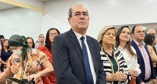 prefeito-mano-medeiros-participa-de-culto-na-assembleia-de-deus-seara;-missionaria-mila-aguair-tambem-comparece-ao-evento