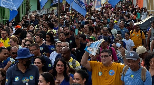 mano-medeiros-recebe-apoio-numeroso-em-caminhada-pelo-rio-das-velhas