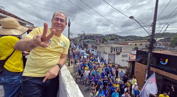 cobertura:-mano-medeiros-realiza-caminhada-em-santo-aleixo-com-grande-participacao-popular