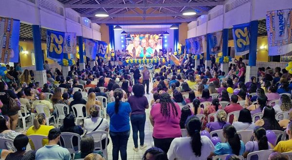 mulheres-lotam-comite-de-mano-medeiros-em-jaboatao-centro-para-evento-“todas-com-mano”;-jacinta-silva-e-irma-babate-lideram-discursos