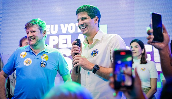 joao-campos-fala-sobre-saude-na-inauguracao-do-comite-de-tadeu-calheiros-e-promete-tres-obras-de-morro-por-dia-em-visita-ao-ibura
