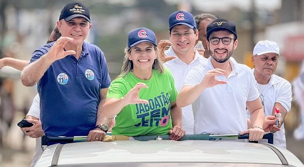 “com-o-apoio-de-eduardo-e-lula-da-fonte,-vamos-transformar-jaboatao”,-diz-clarissa-tercio-em-carreata