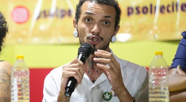 candidato-maconheiro-em-jaboatao,-clarissa-e-os-direitos-de-resposta-a-mano,-elias-assina-mais-uma-carta-compromisso,-desfile-civico-em-muribeca