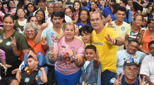 em-encontro-emocionante,-mano-medeiros-recebe-apoio-de-maes-atipicas-e-pessoas-com-deficiencia-em-jaboatao-centro