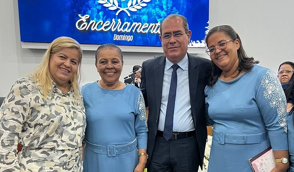 mano-medeiros-e-primeira-dama-participam-do-10°-congresso-de-mulheres-na-assembleia-de-deus-em-jaboatao-centro