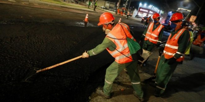 prefeitura-do-recife-realiza-recapeamento-na-rua-dos-palmares