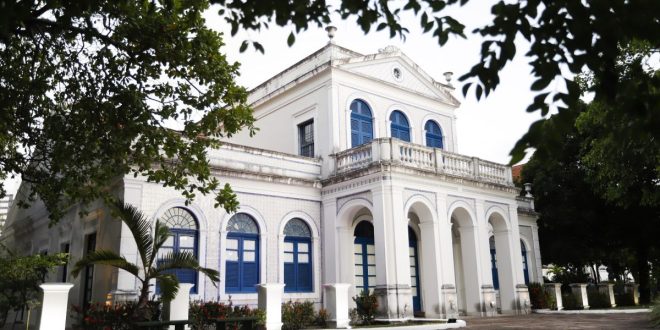 Academia Pernambucana de Letras lança Prêmio Literário no valor de R$ 3 mil