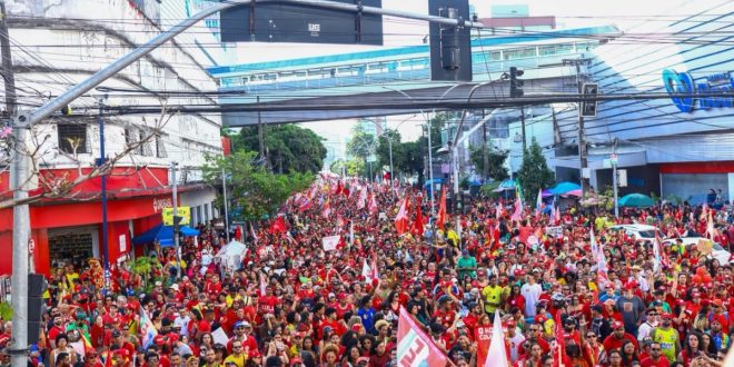 Atos pró-Lula reúnem apoiadores no Recife e na RMR no último dia de campanha