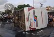 Colisão entre caminhão-pipa e ônibus deixa oito pessoas feridas na PE-15, em Paulista