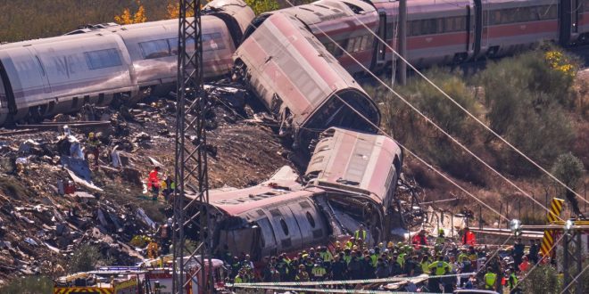 Colisão entre trens de alta velocidade deixa dezenas de mortos e feridos na Espanha