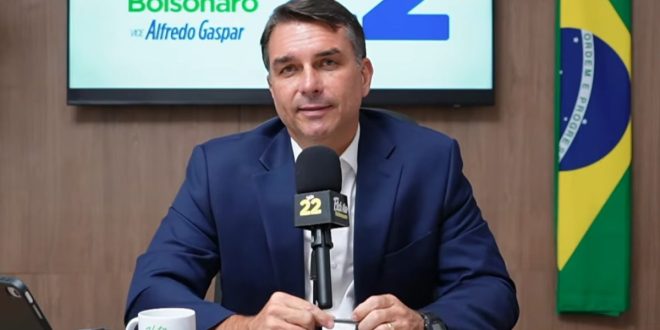 Flávio Bolsonaro não reconhece derrota e anuncia que pedirá anulação das eleições