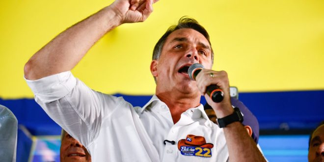 Flávio é investigado em 2º inquérito no STF para apurar suspeitas de lavagem com advogado