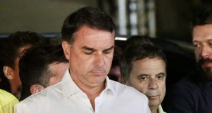 PF consulta autoridades argentinas para checar se Flávio Bolsonaro deixou o Brasil