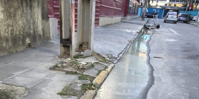 Voz do Leitor, 17/10: Resíduos de obras despejados em esgoto provoca entupimento