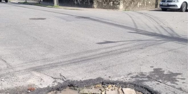 Voz do Leitor, 24/10: Cratera em cruzamento em Casa Amarela